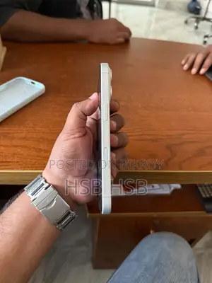 New Apple iPhone 17 256 GB White