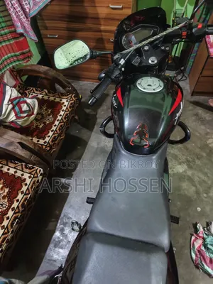 Bajaj Pulsar 150 2023 Red