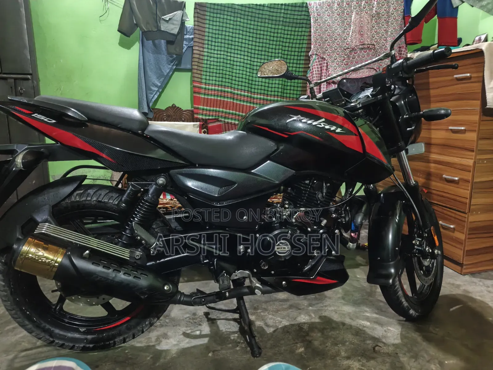 Bajaj Pulsar 150 2023 Red