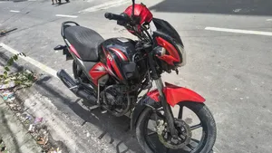 টিভিএস স্ট্রাইকার ১২৫ ২০১৮ লাল