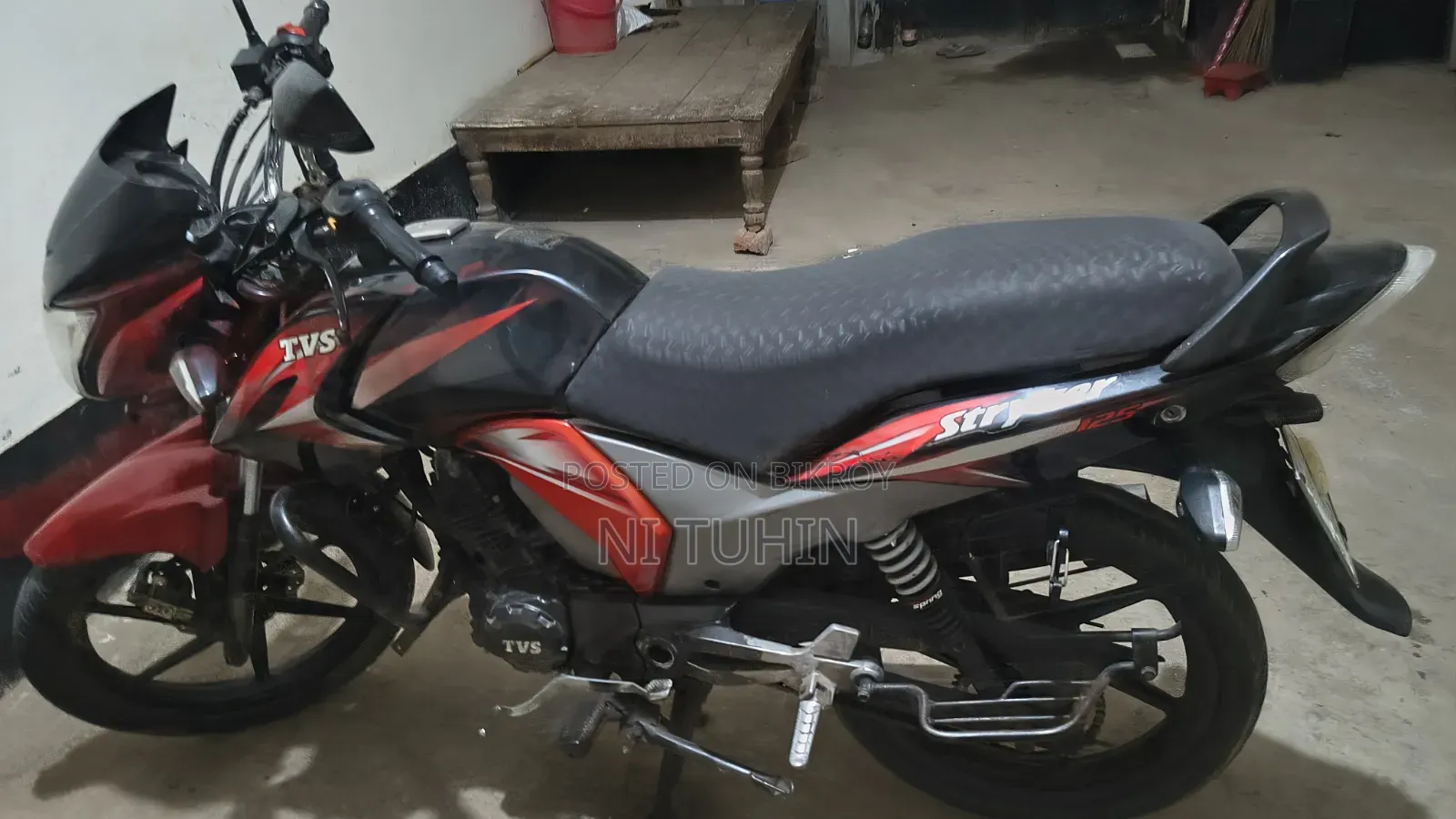 টিভিএস স্ট্রাইকার ১২৫ ২০১৮ লাল