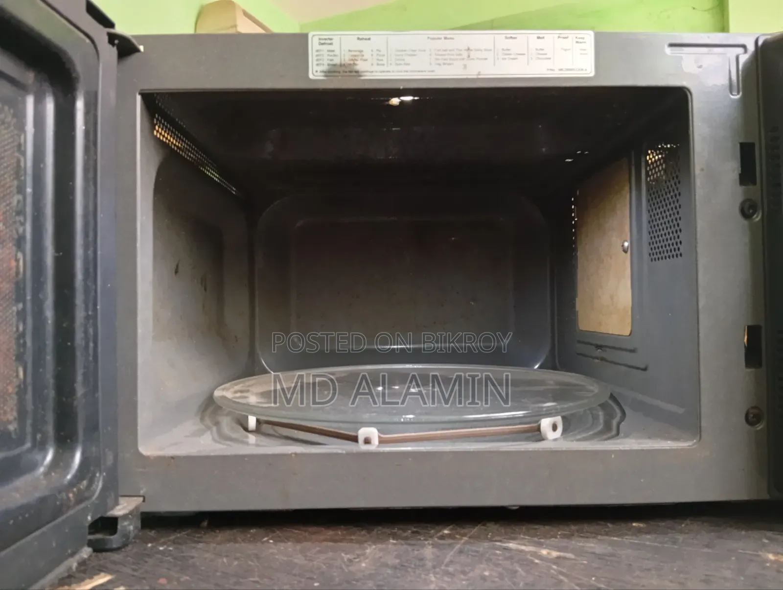LG Smart Inverter Oven.