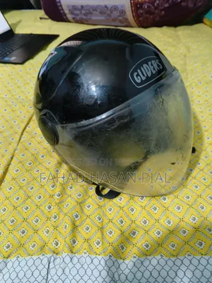 ব্যবহৃত মোটরসাইকেল হেলমেট বিক্রয়ের জন্য