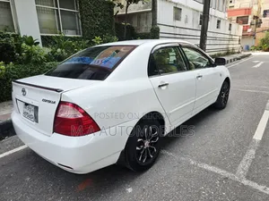 Toyota Corolla 2005 White