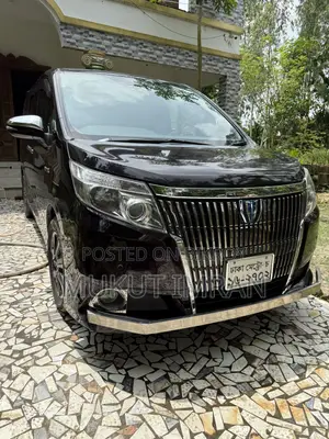 Toyota Noah 1.8 FWD Hybrid (7 seater) 2015