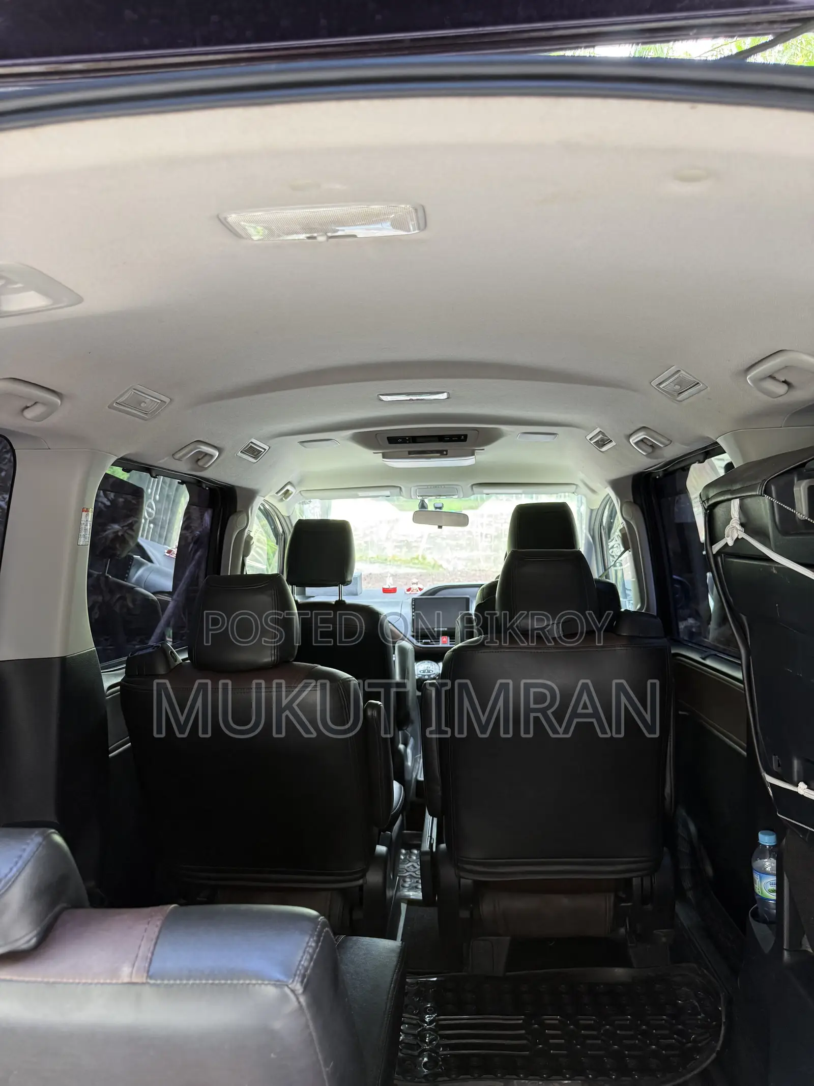 Toyota Noah 1.8 FWD Hybrid (7 seater) 2015