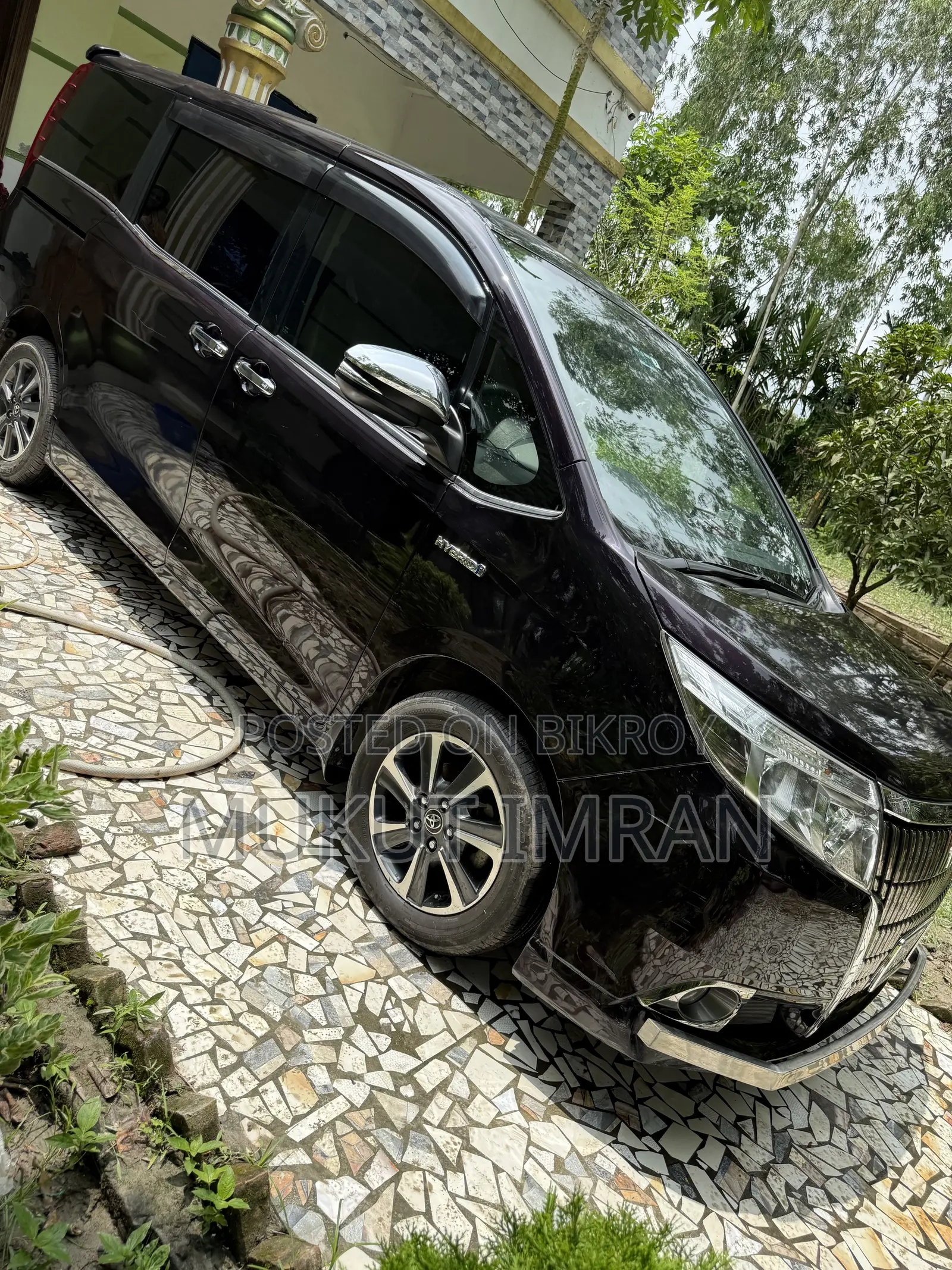 Toyota Noah 1.8 FWD Hybrid (7 seater) 2015