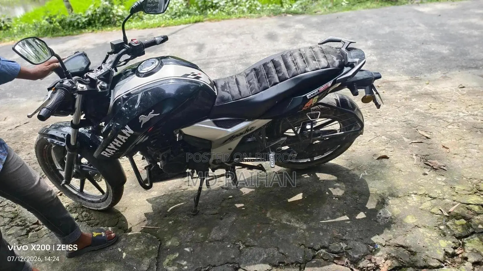 TVS Apache RTR 160 4V 2023 Black
