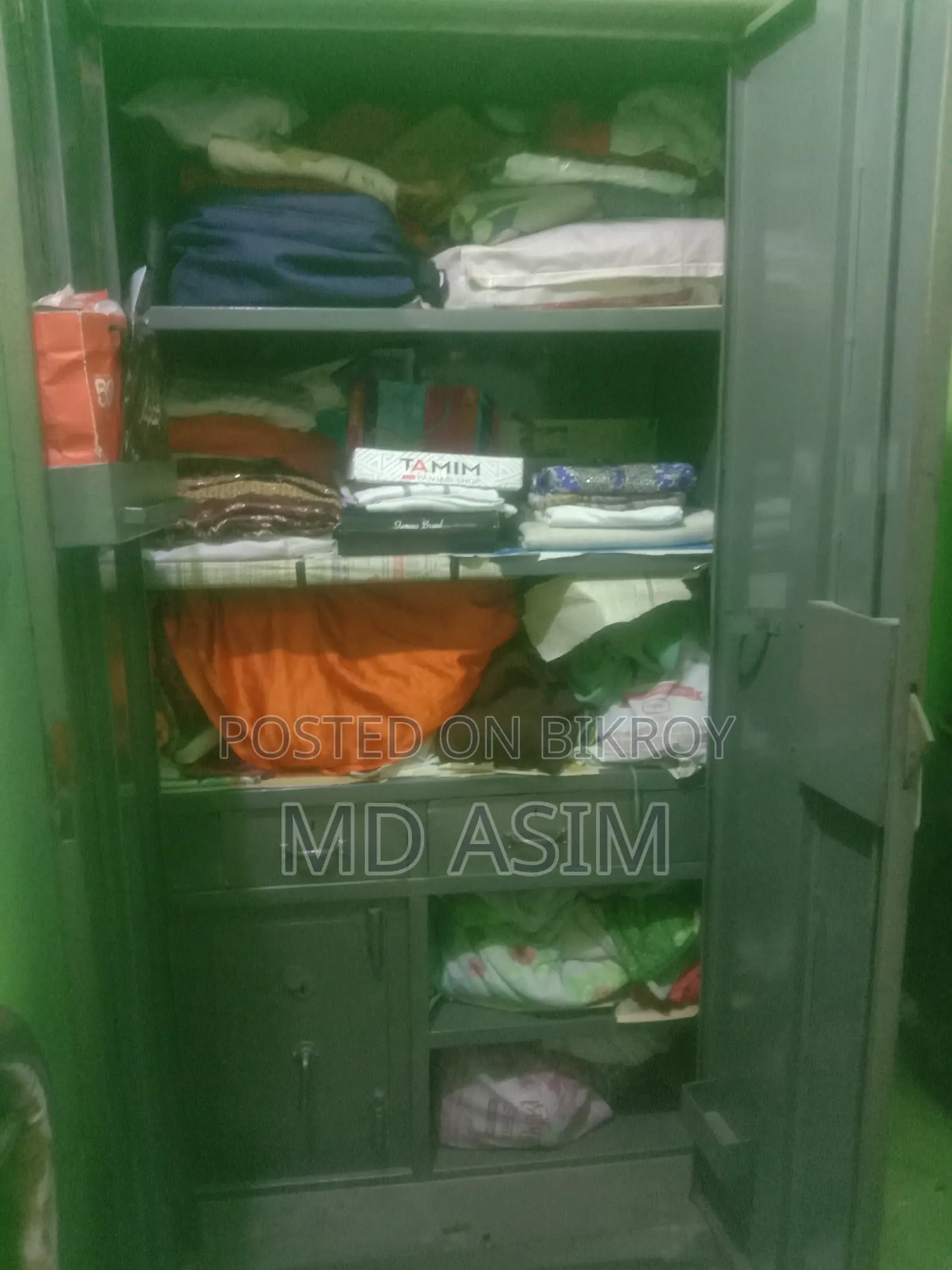 Old Steel Almirah (Two doors, with heavy locker) in good condition | 120kg