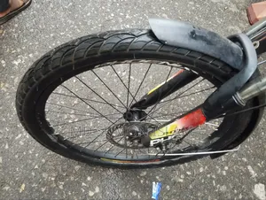Selling the bicycle, the bicycle is like brand new