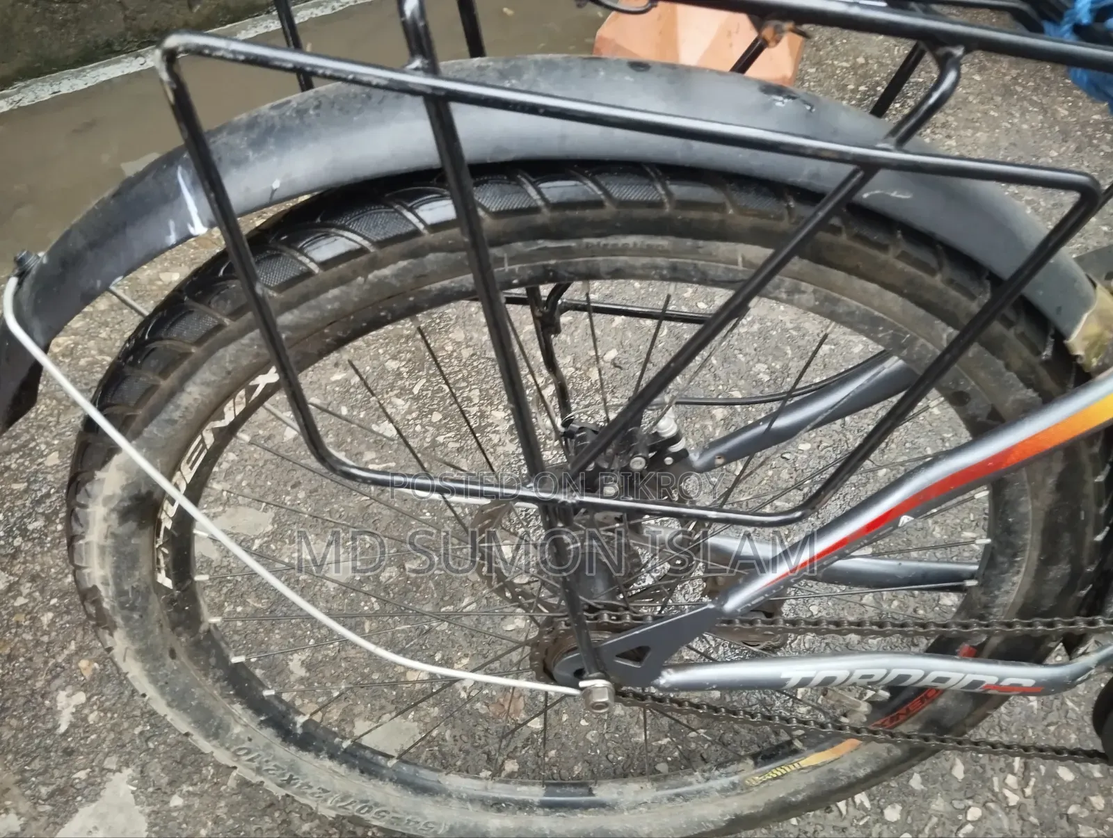 Selling the bicycle, the bicycle is like brand new
