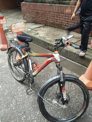 Selling the bicycle, the bicycle is like brand new