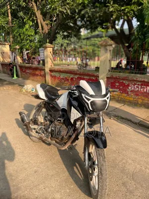 টিভিএস অ্যাপাচি আরটিআর ১৬০ ২ভি ২০০৮ সাদা