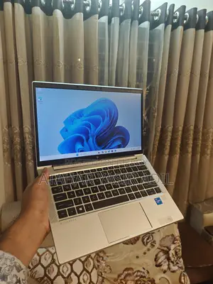 Laptop HP EliteBook 830 G8 8GB Intel Core I5 SSD 256GB