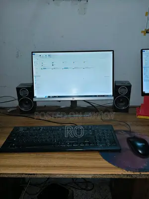 Desktop Computer HP 200 G4 8GB AMD Ryzen 5 SSD 700GB