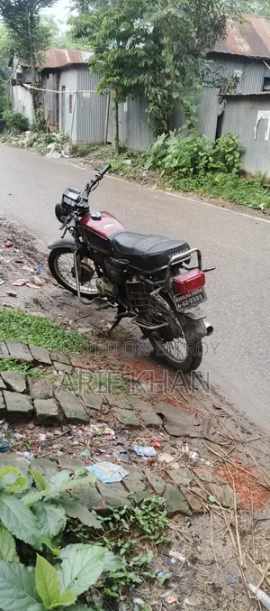 Yamaha 2001 Red