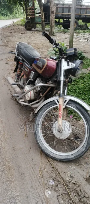 Yamaha 2001 Red