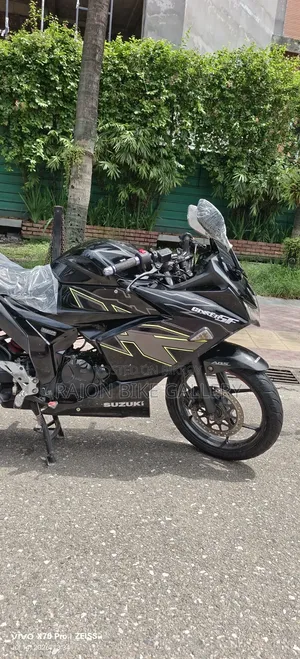 সুজুকি জিক্সার এসএফ এফআই ২০২১ ব্ল্যাক