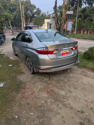 Honda Grace 2015 Gray