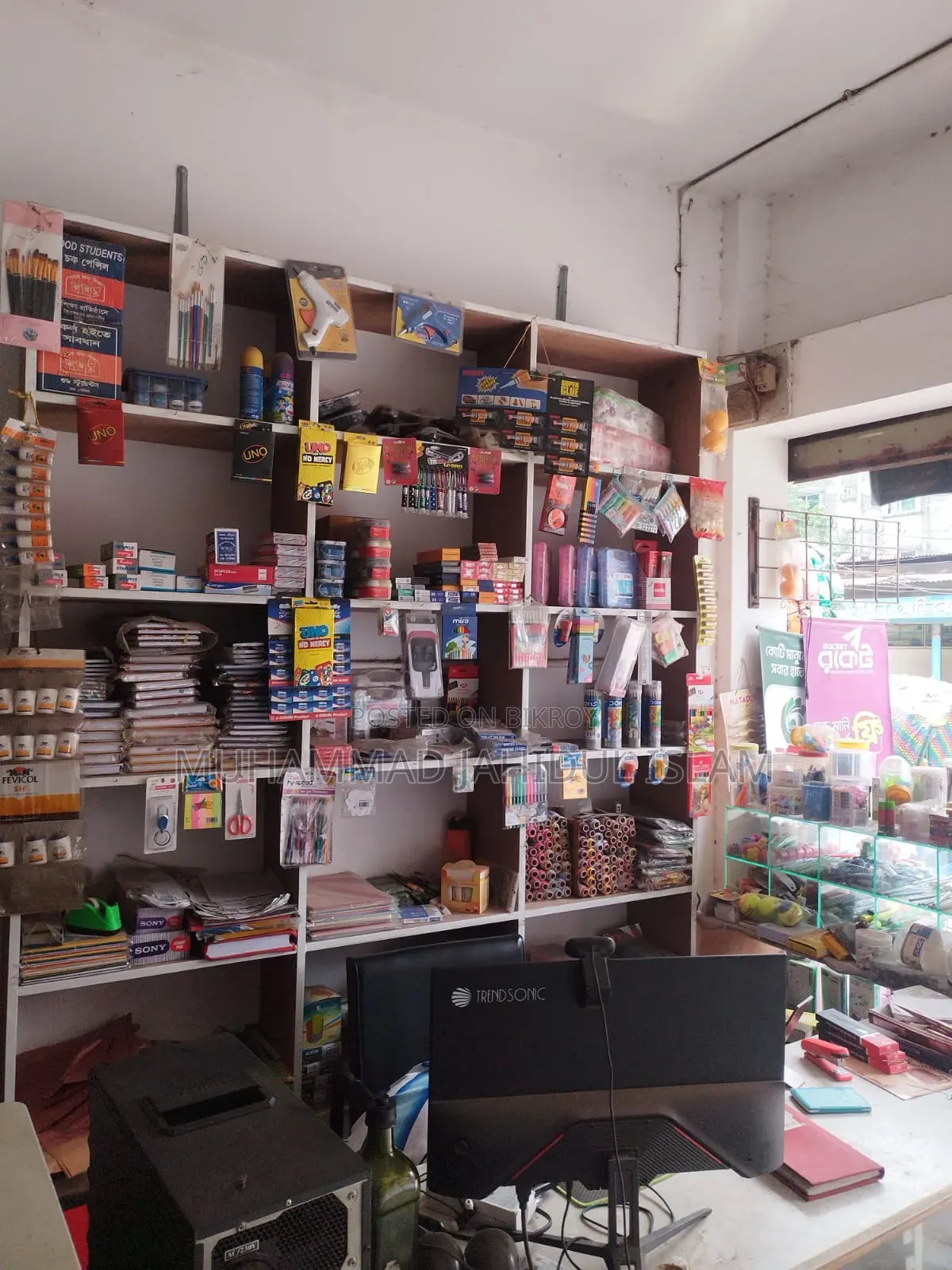 Shop for rent with goods