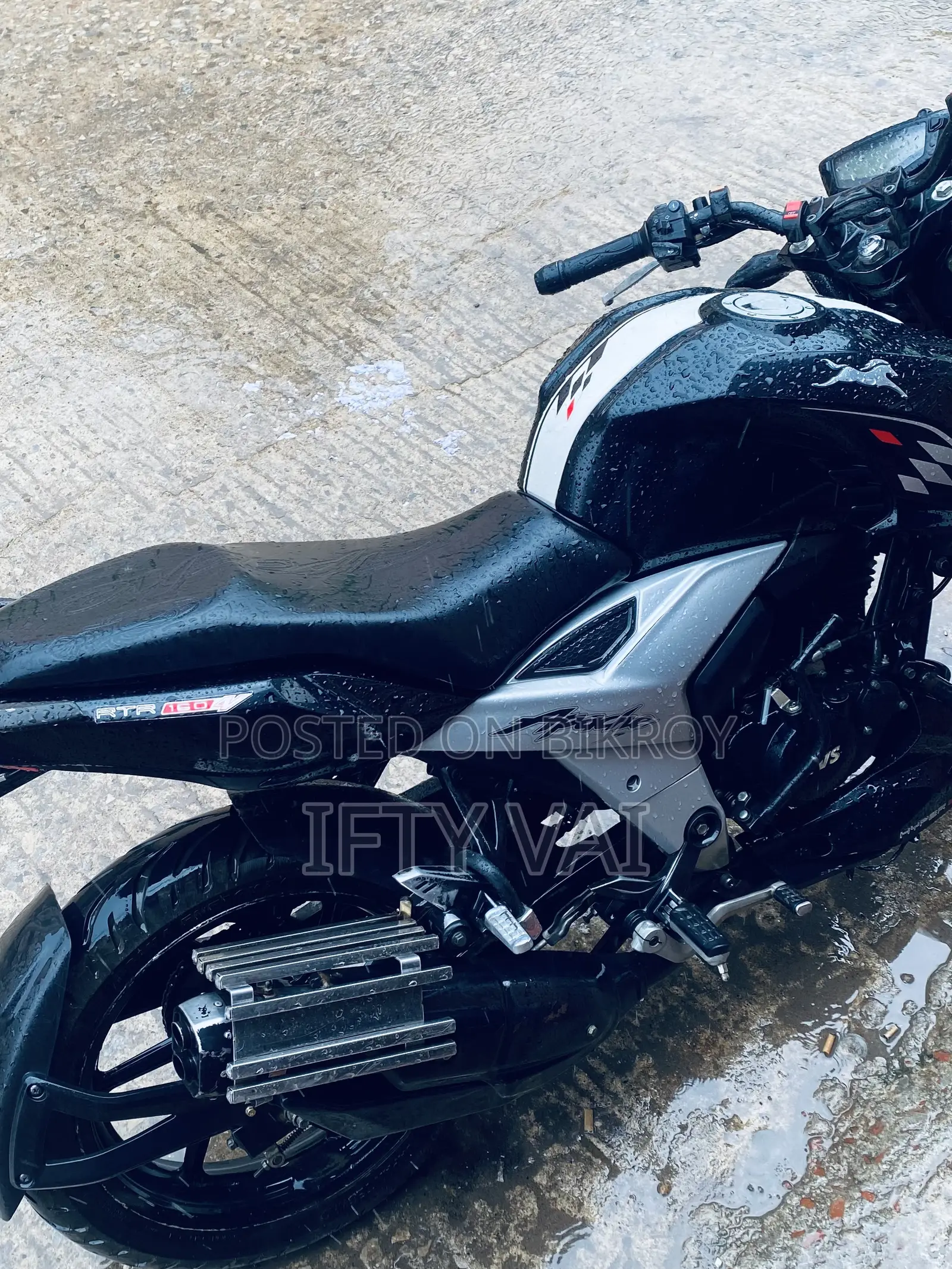 TVS Apache 160 4V 2021 Black