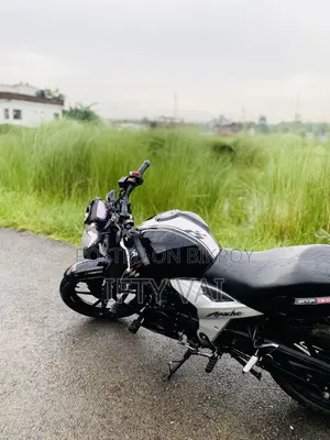 TVS Apache 160 4V 2021 Black