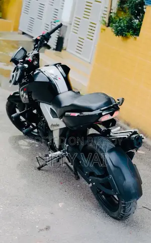 TVS Apache 160 4V 2021 Black