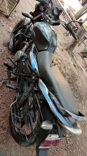 বাজাজ ডিসকভার ১০০ ২০১৬ নীল