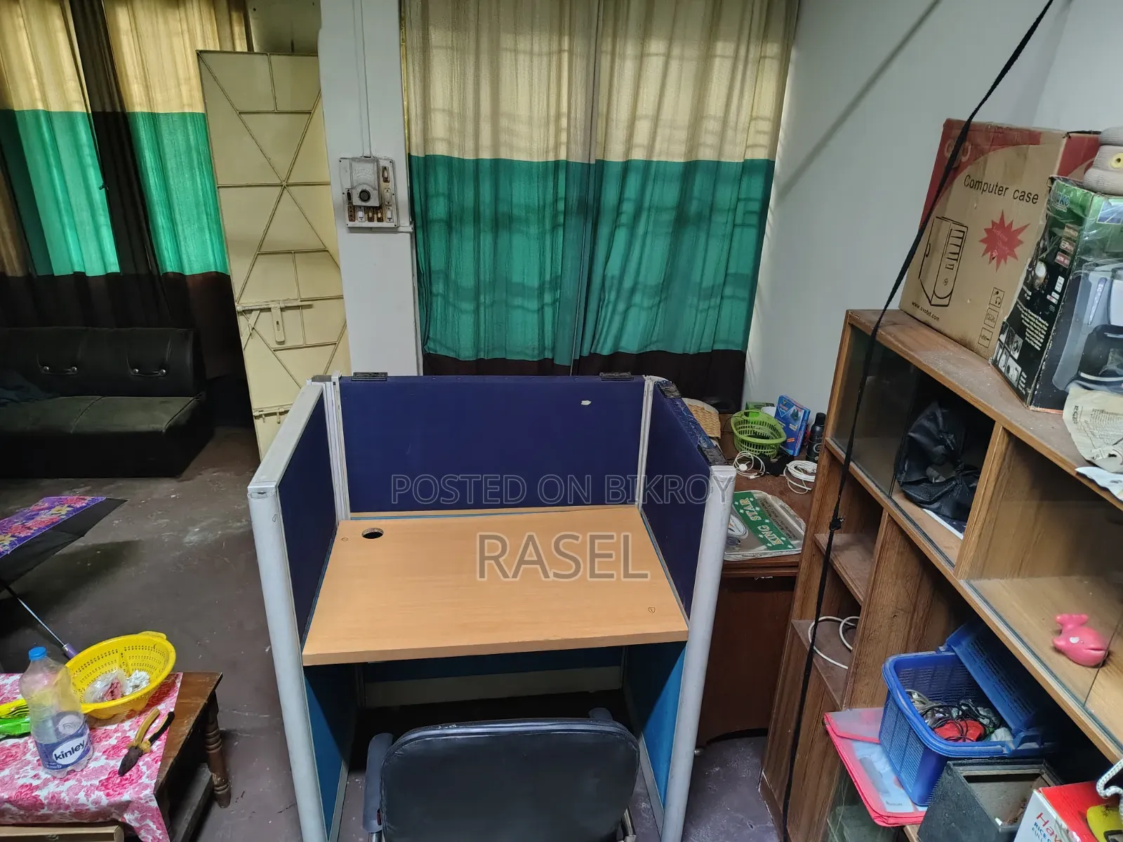 এক্সিকিউটিভ ওয়ার্ক স্টেশন