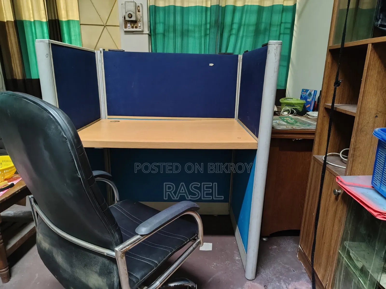 এক্সিকিউটিভ ওয়ার্ক স্টেশন