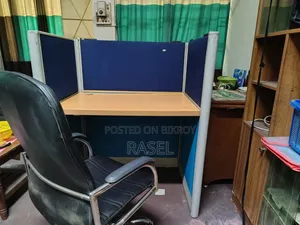 এক্সিকিউটিভ ওয়ার্ক স্টেশন