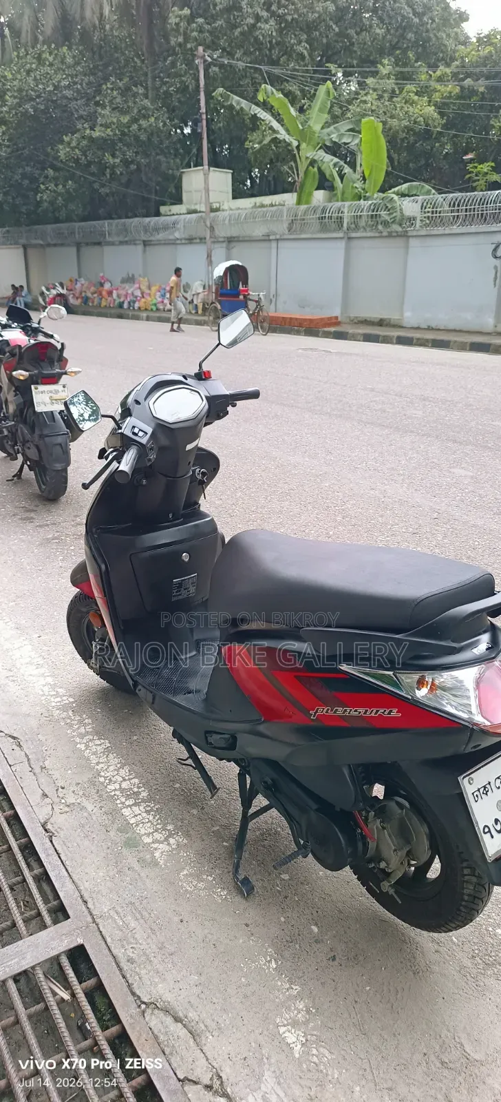 New Hero Pleasure 2025 Black