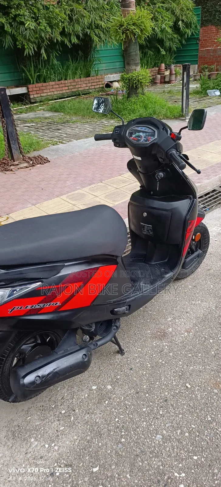 New Hero Pleasure 2025 Black