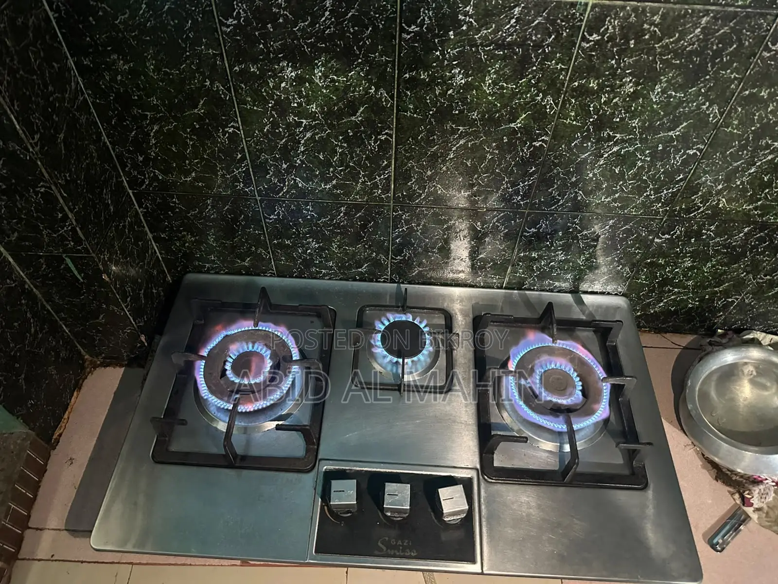 Gazi Smiss 3 Burner Gas Stove (PFD-328C) - Used