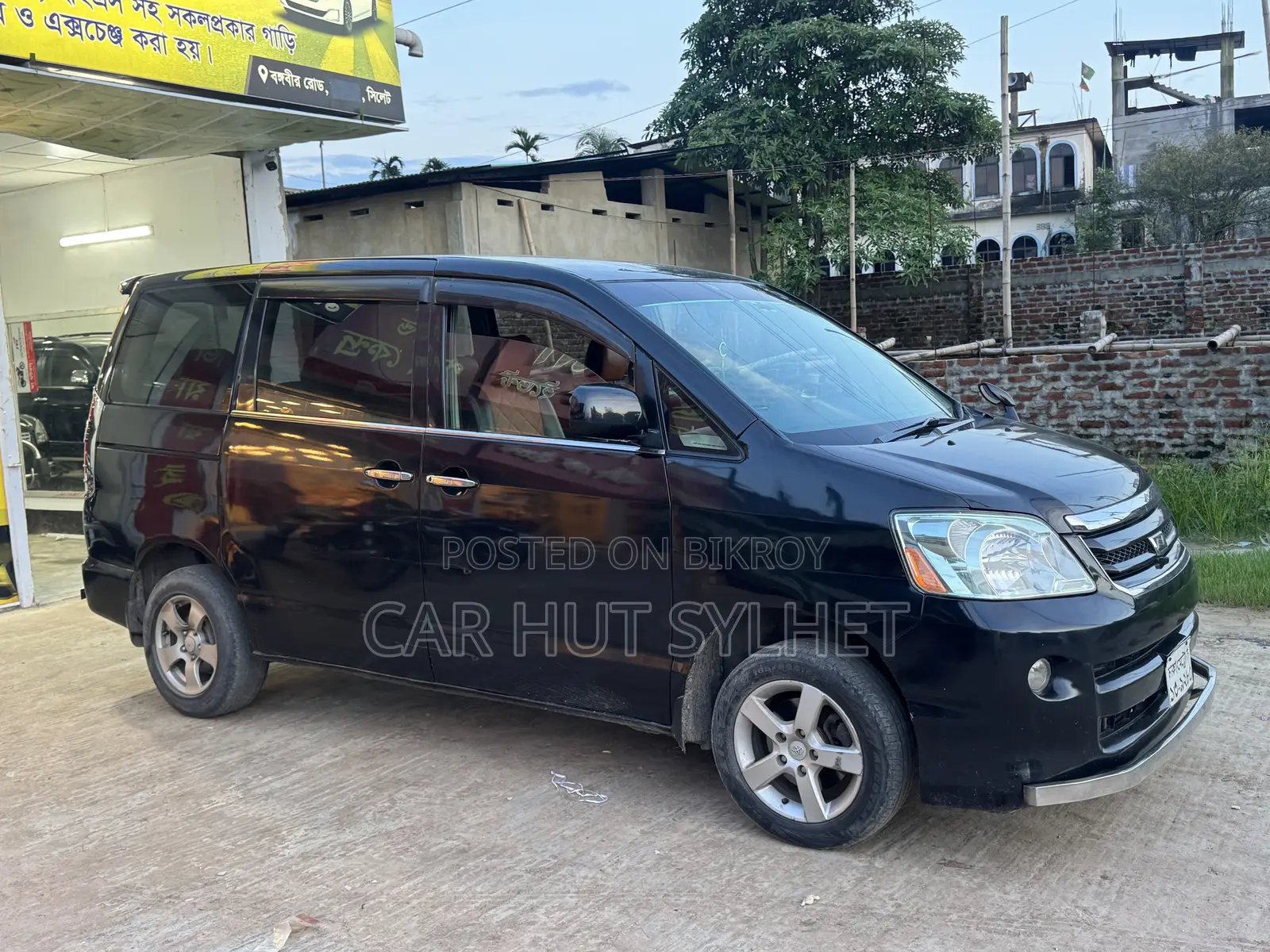 Toyota Noah 2.0 AWD (8 Seater) 2005 Black