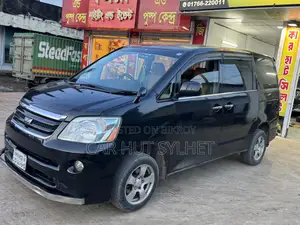 Toyota Noah 2.0 AWD (8 Seater) 2005 Black