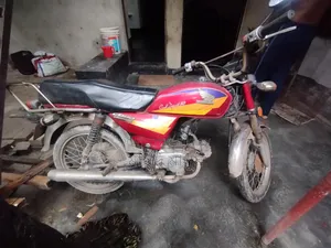 Honda 2003 Red