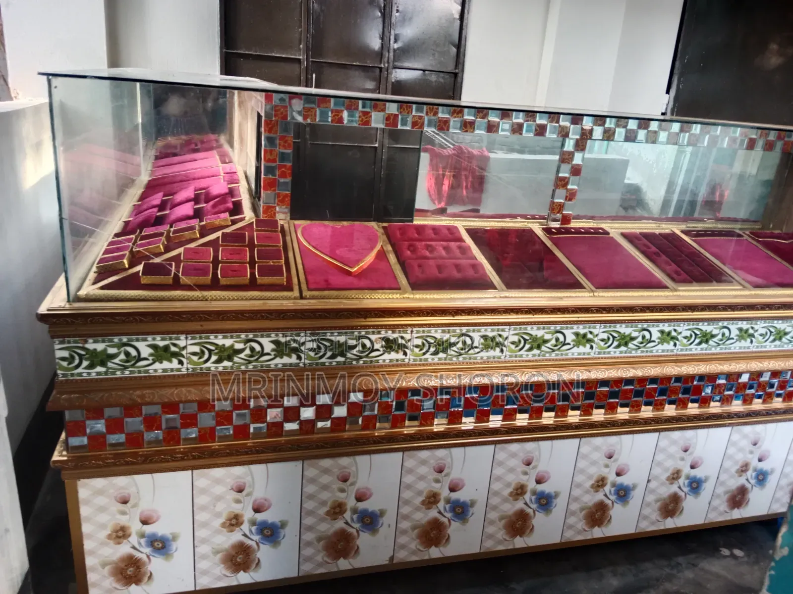 Premium Jewelry Showroom Glass Display Counter Very High Quality
