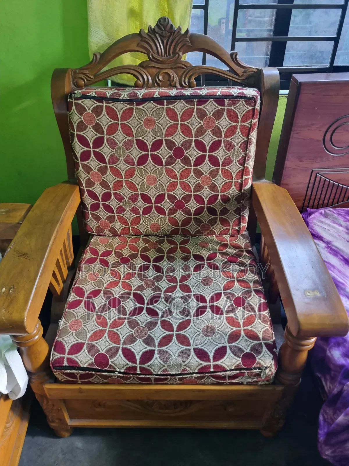Single Sofa and Tea Table