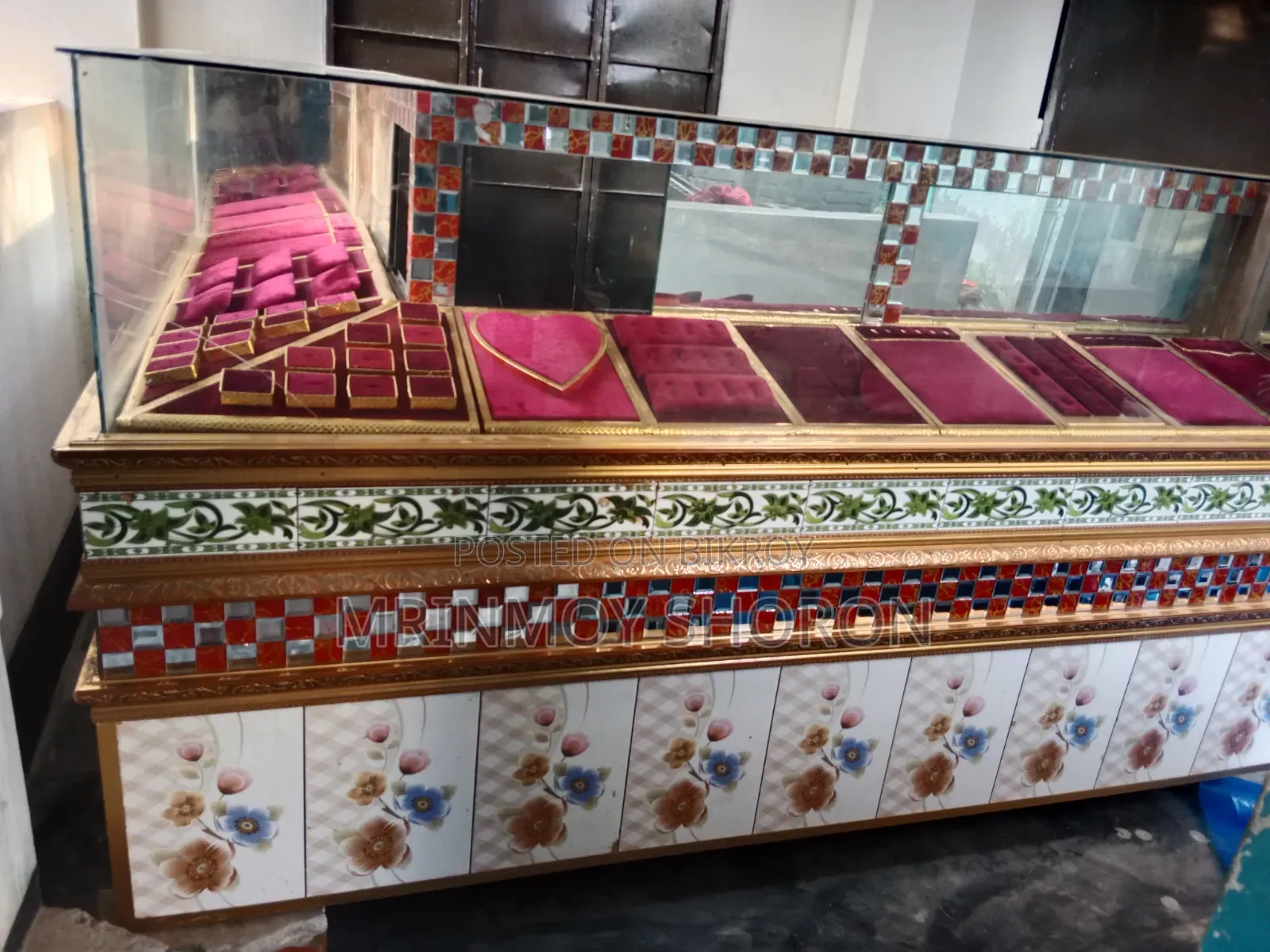 Premium Jewelry Showroom Glass Display Counter Very High Quality