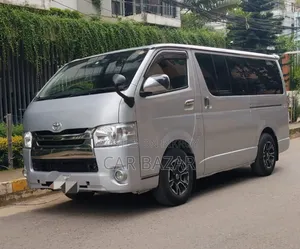 Toyota HiAce 2013 Silver