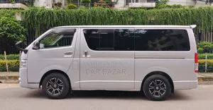 Toyota HiAce 2013 Silver