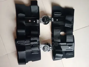 Tynor Rom Knee brace.একটি নতুন,একটি ব্যবহৃত।