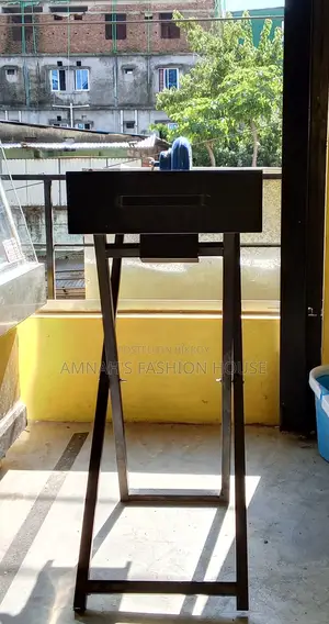 বিক্রয়ের জন্য – প্রিমিয়াম বারবিকিউ স্ট্যান্ড (প্রায় নতুন) গ্রিল