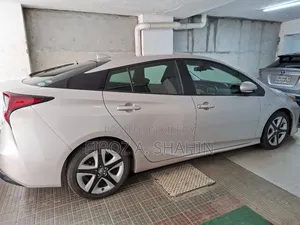 Toyota Prius 2019 Silver