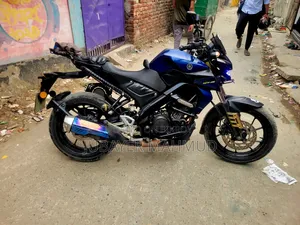 ইয়ামাহা ২০২১ নীল
