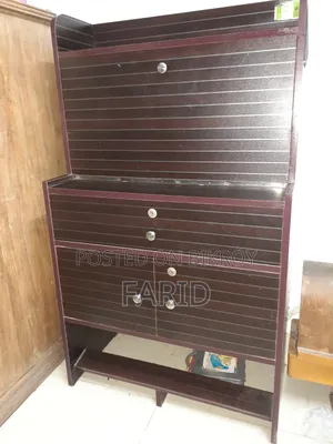 পড়ার টেবিল