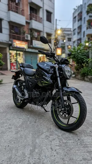 সুজুকি জিক্সার এফআই এবিএস ২০২৬ ব্ল্যাক