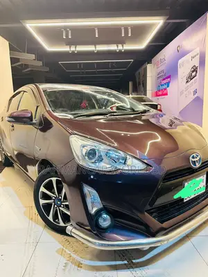 Toyota Aqua 2015 Red