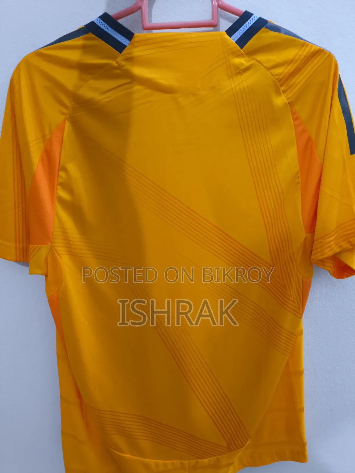 রিয়াল মাদ্রিদ ২০২৪/২০২৫ অ্যাওয়ে প্লেয়ার এডিশন জার্সি